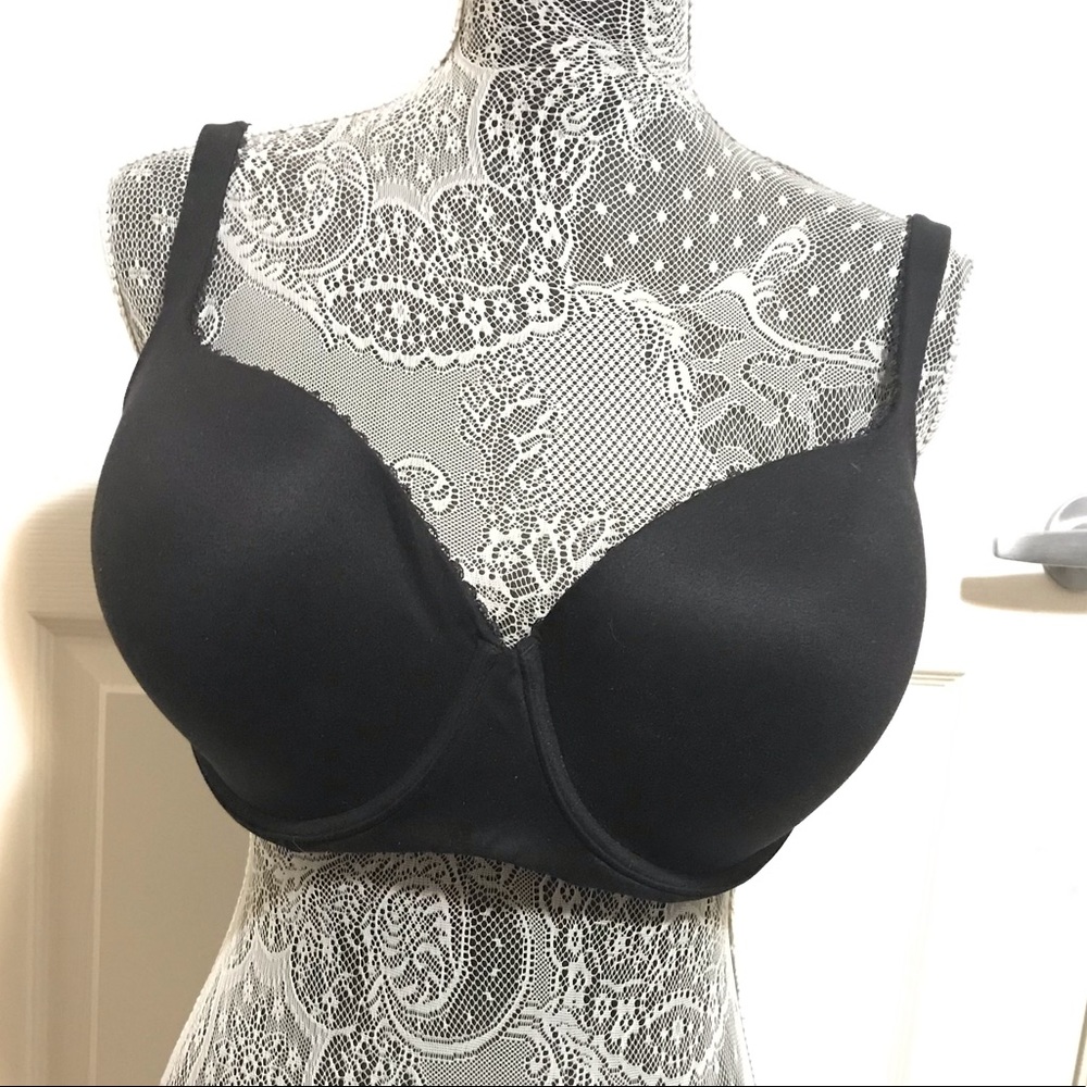 Victoria’s Secret black 38DDD Bra